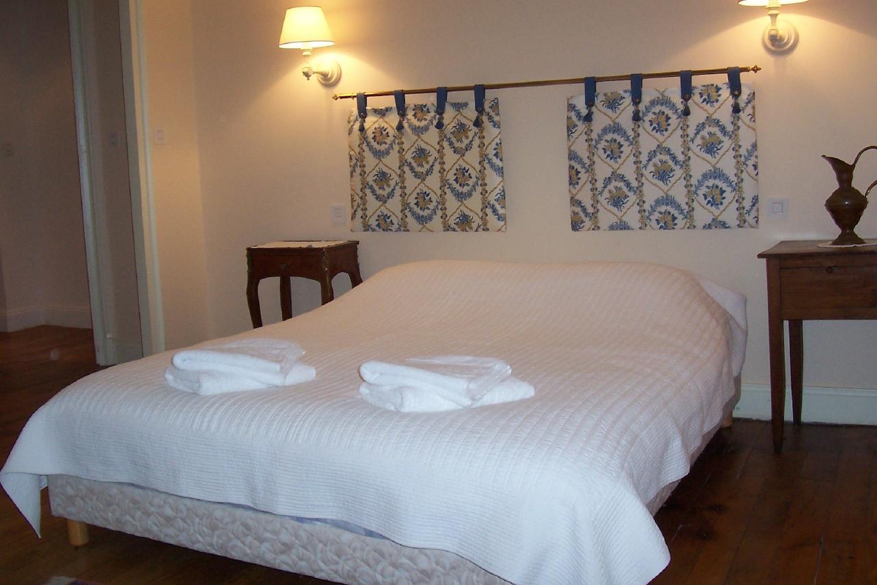 Chateau Champigny Bed and Breakfast Maillet  Habitación foto