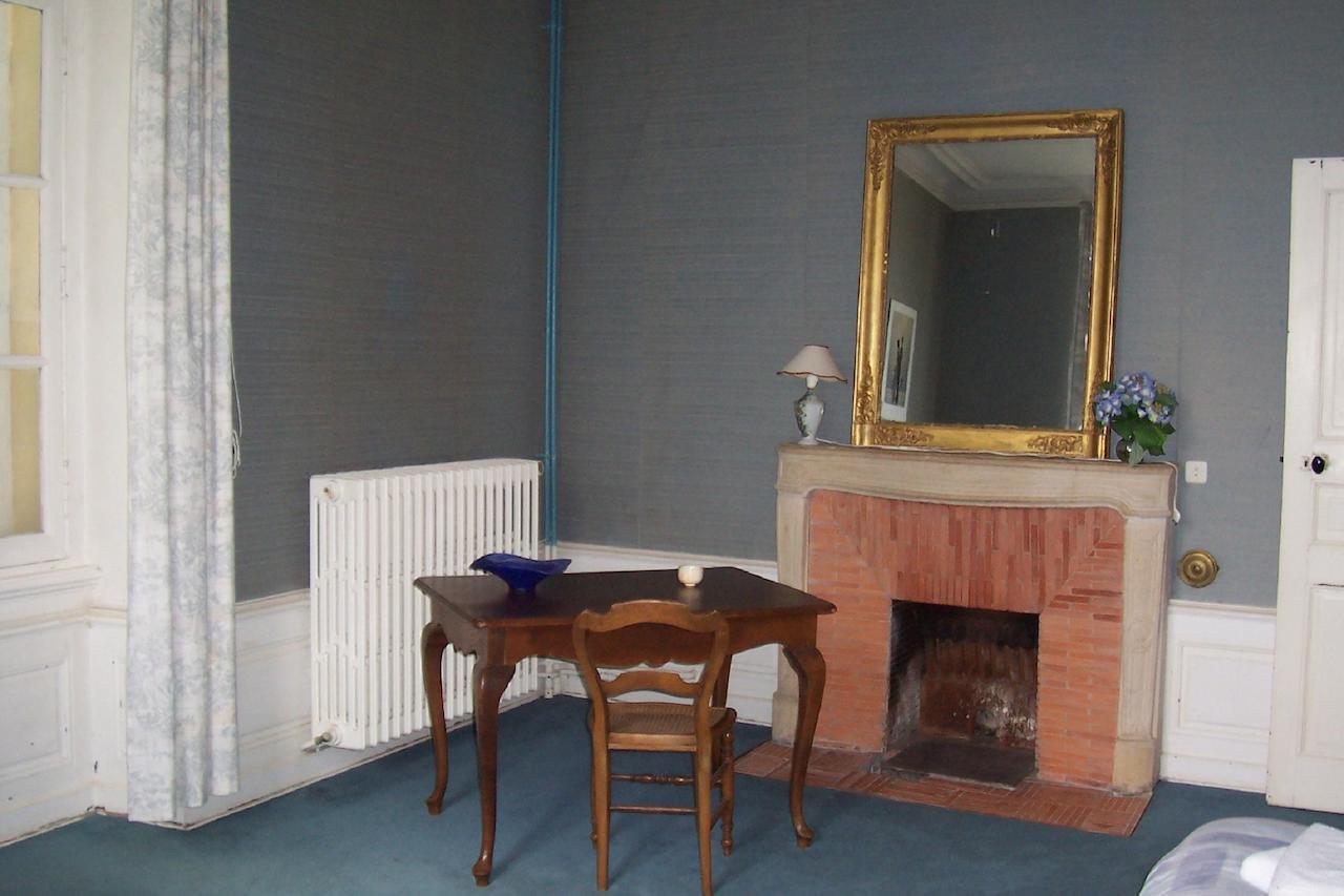 Chateau Champigny Bed and Breakfast Maillet  Habitación foto